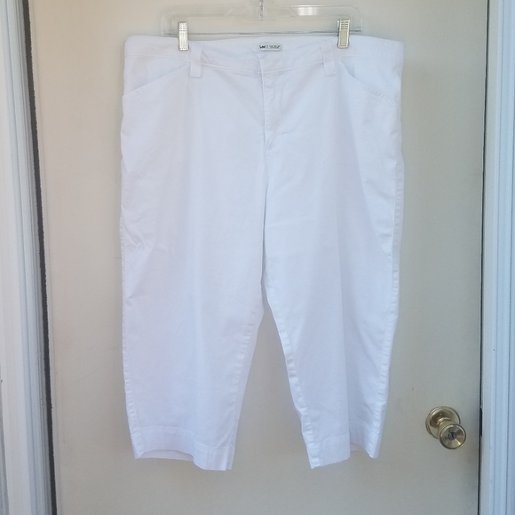 lee white capris